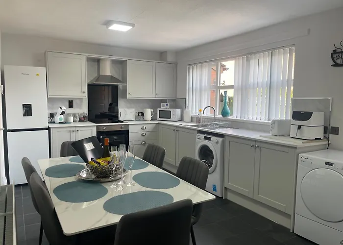 Belfast Grand Central Living 5 Minutes Walk From Grand Central Station